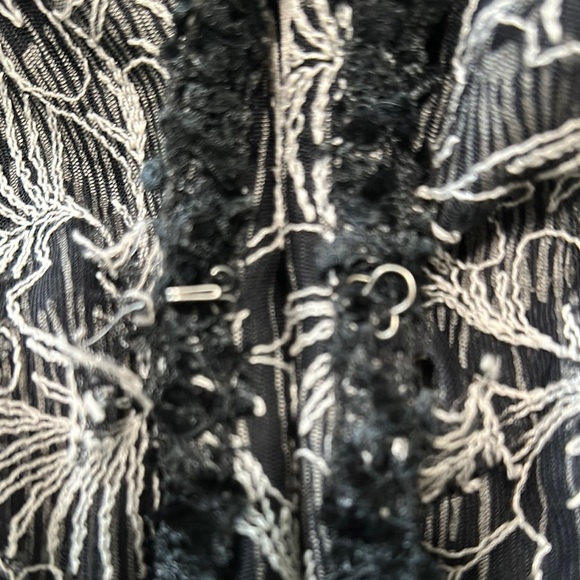 Elegant Black and White Women's jacket with Shoulder Pads - Picture 15 of 16